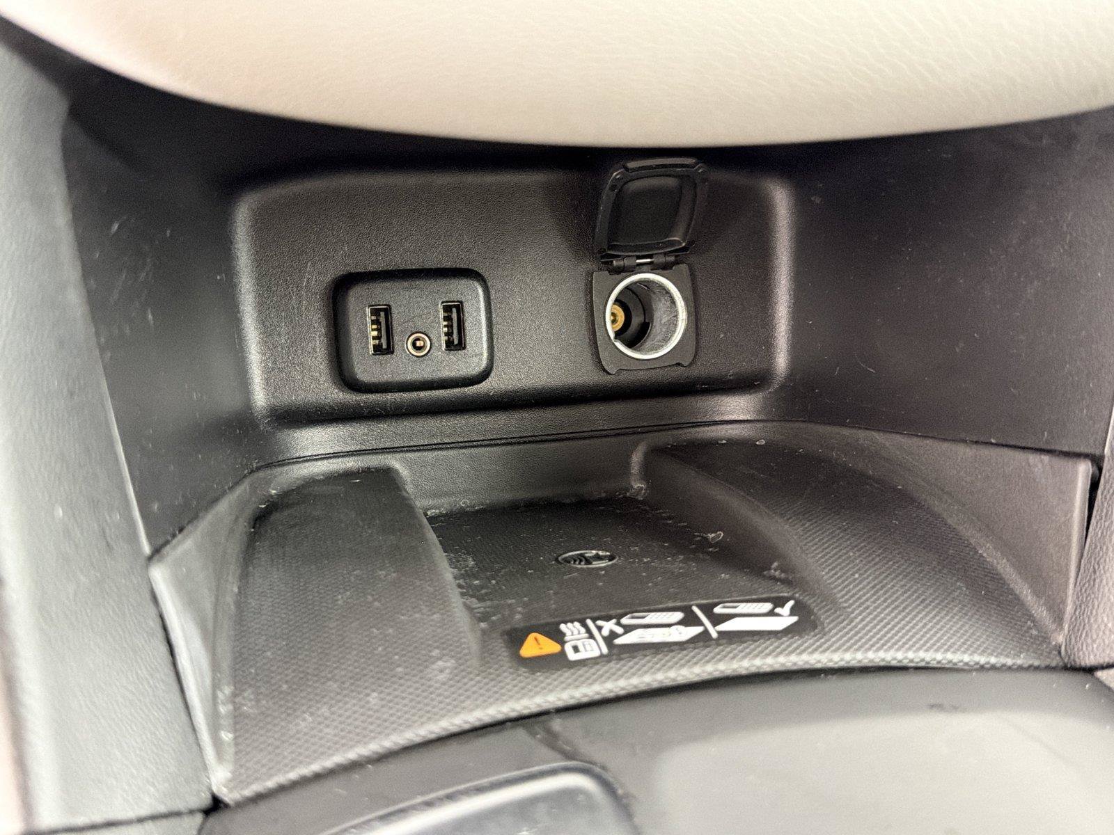 Used 2018 Chevrolet Equinox Premier FWD image 29