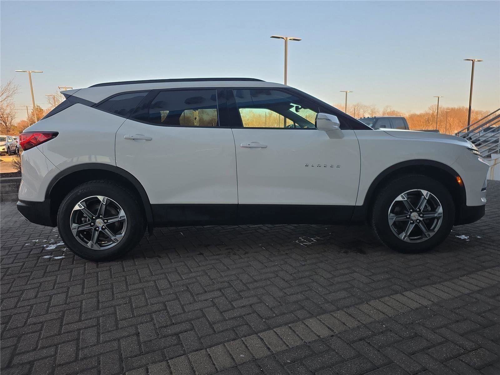 Used 2024 Chevrolet Blazer LT FWD image 6