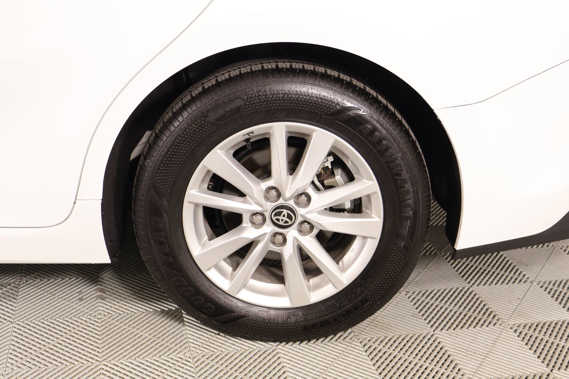 Used 2025 Toyota Camry LE w/ Convenience Package FWD image 17