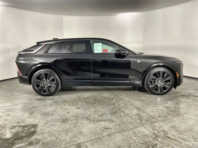 Used 2024 Cadillac Lyriq Sport image 9