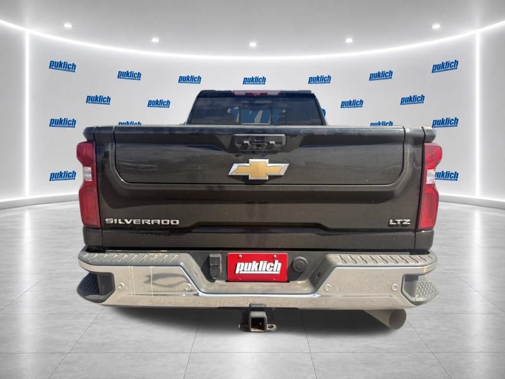 Certified 2022 Chevrolet Silverado 3500 LTZ w/ LTZ Convenience Package AWD/4WD image 6