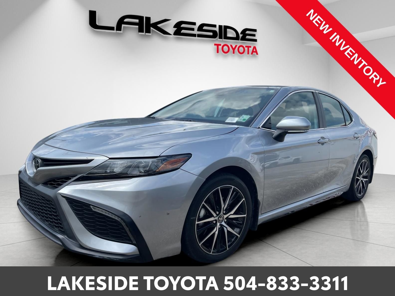 Certified 2023 Toyota Camry SE w/ Convenience Package image 3