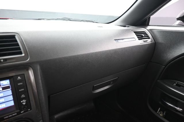 Used 2013 Dodge Challenger SXT RWD image 27