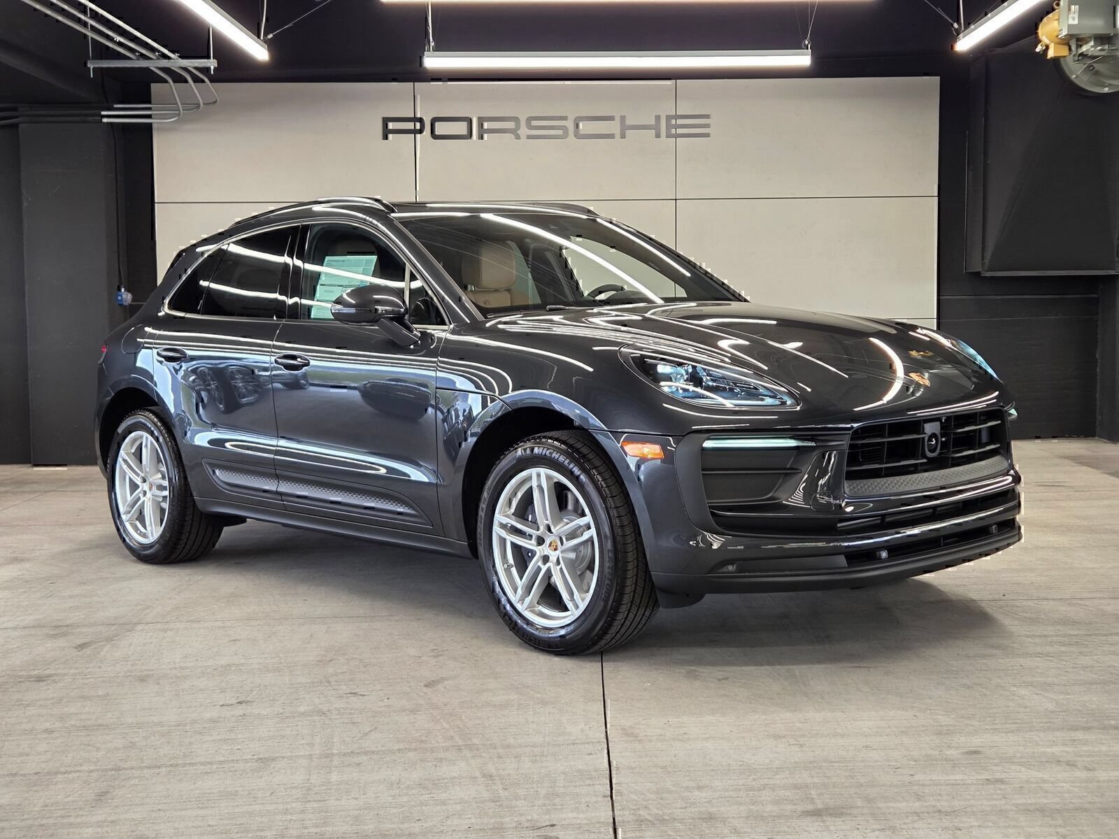 Certified 2026 Porsche Macan AWD/4WD image 29