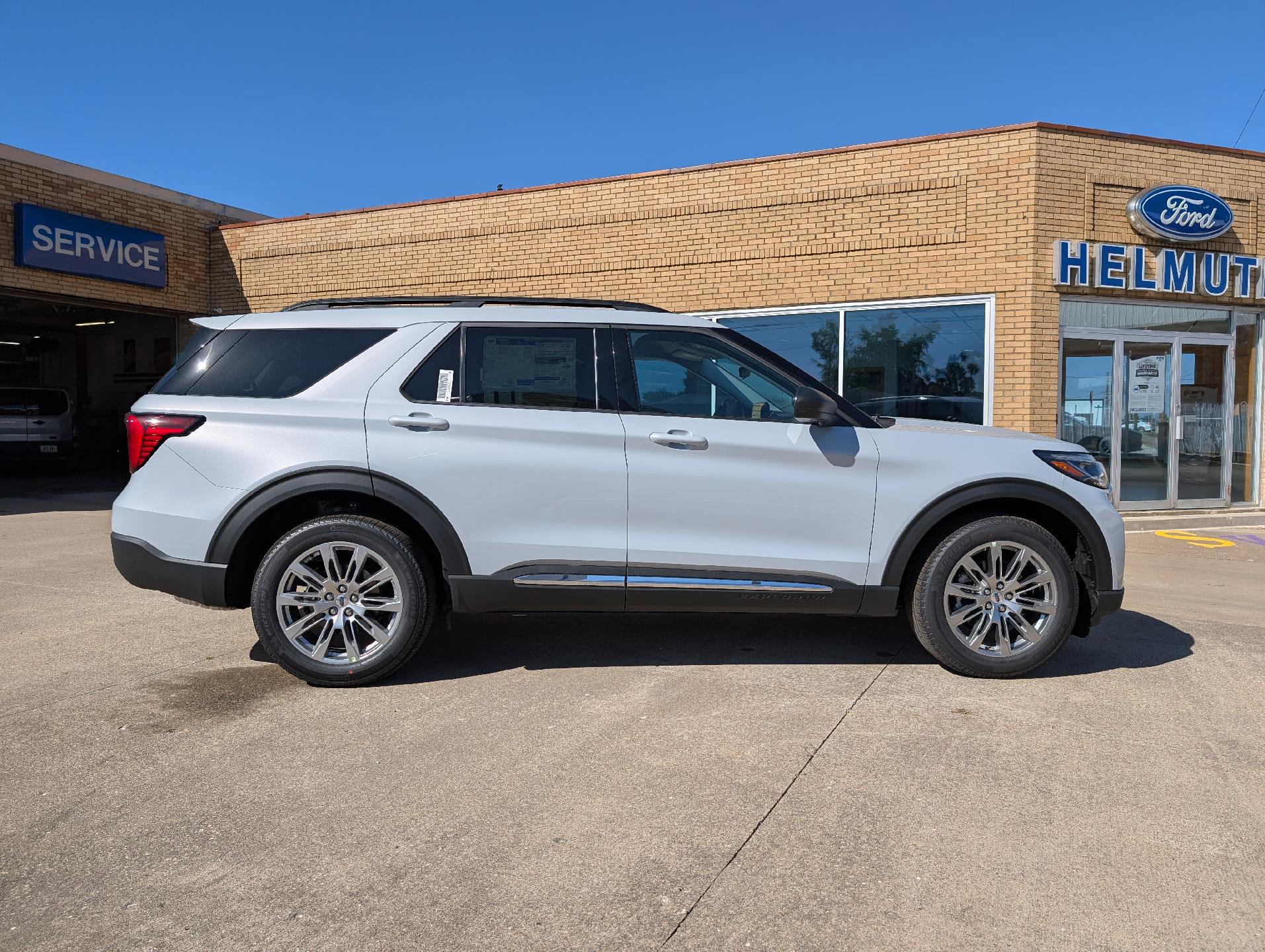New 2025 Ford Explorer Active image 5