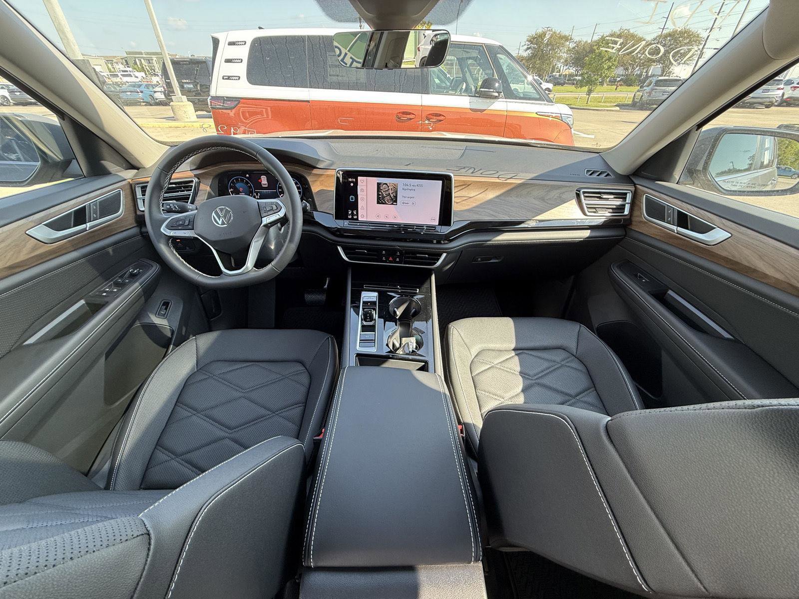 New 2026 Volkswagen Atlas SE image 11