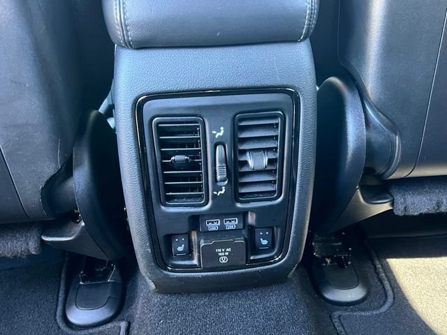 Used 2019 Dodge Durango R/T w/ Technology Group AWD/4WD image 14
