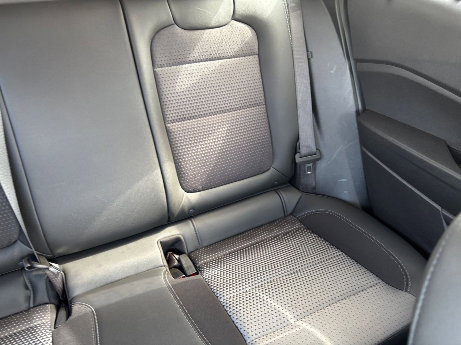 Used 2025 Chevrolet Trax LT FWD image 36