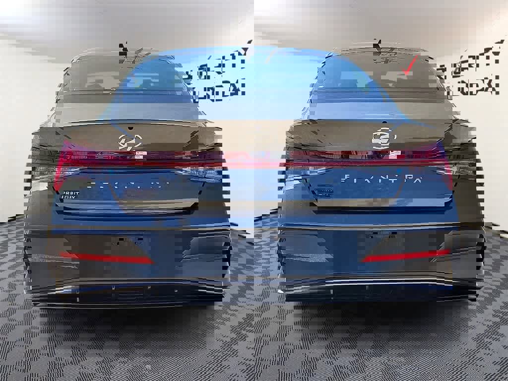 Certified 2024 Hyundai Elantra SEL w/ Convenience Package image 5