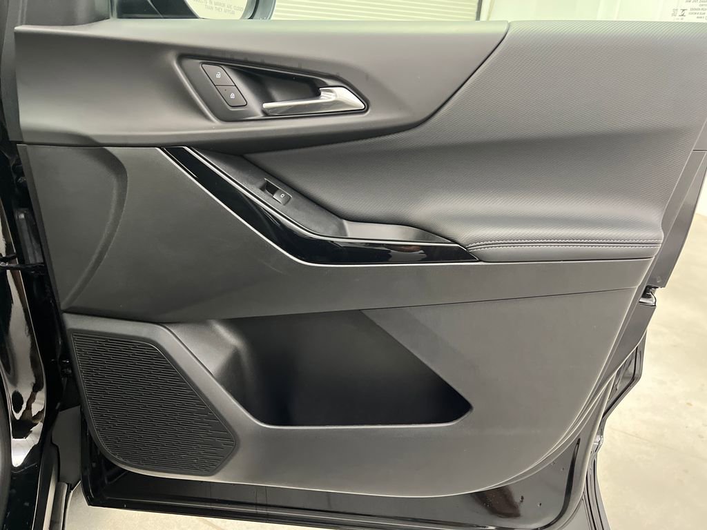 Used 2026 Chevrolet Equinox LT FWD image 24