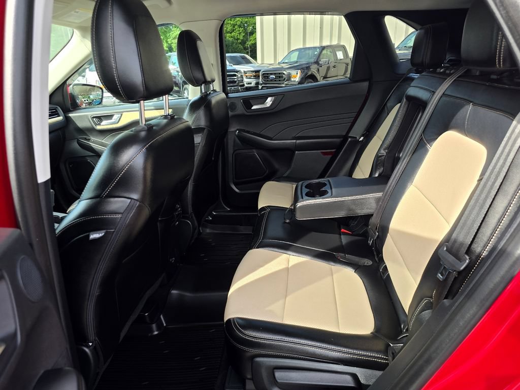 Used 2022 Ford Escape Titanium w/ Titanium Elite Package AWD/4WD image 11