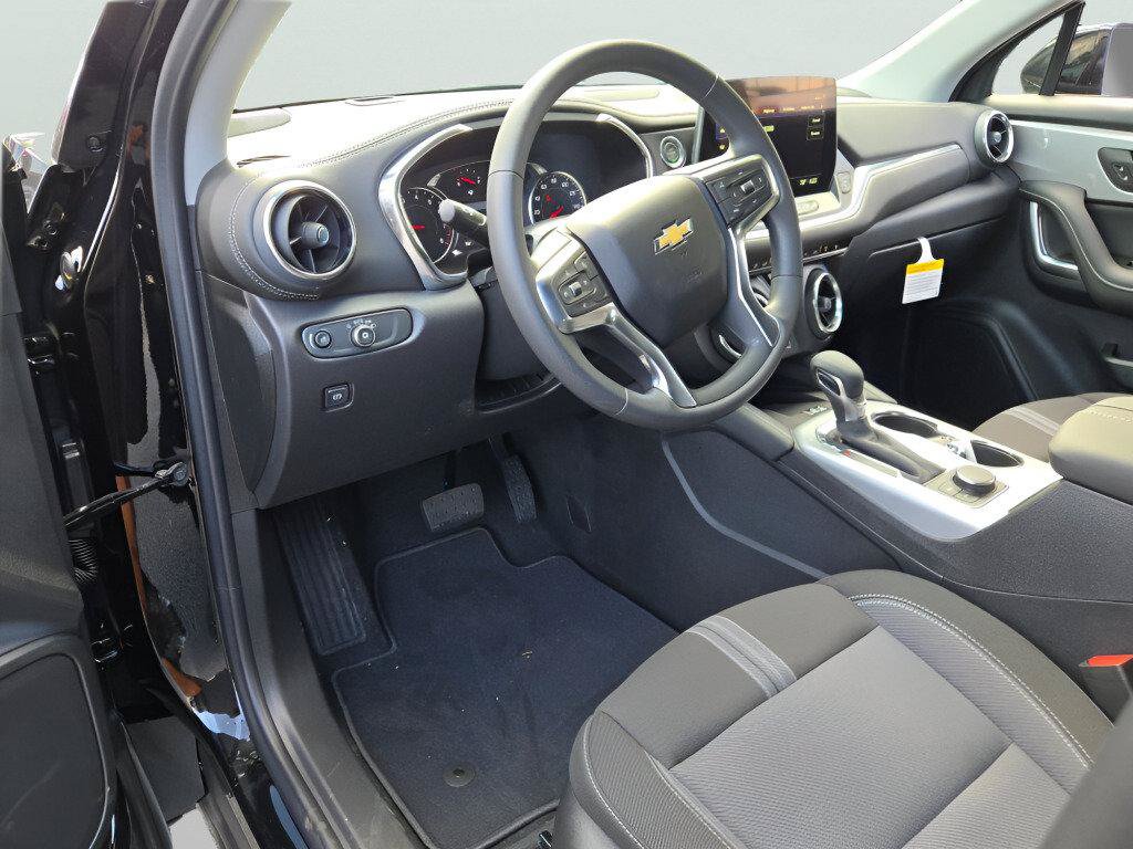 New 2026 Chevrolet Blazer LT w/ Convenience Package FWD image 26