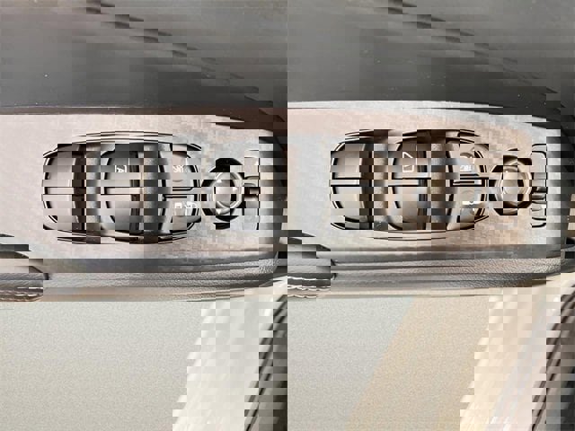 Used 2025 Nissan Altima 2.5 SV image 16