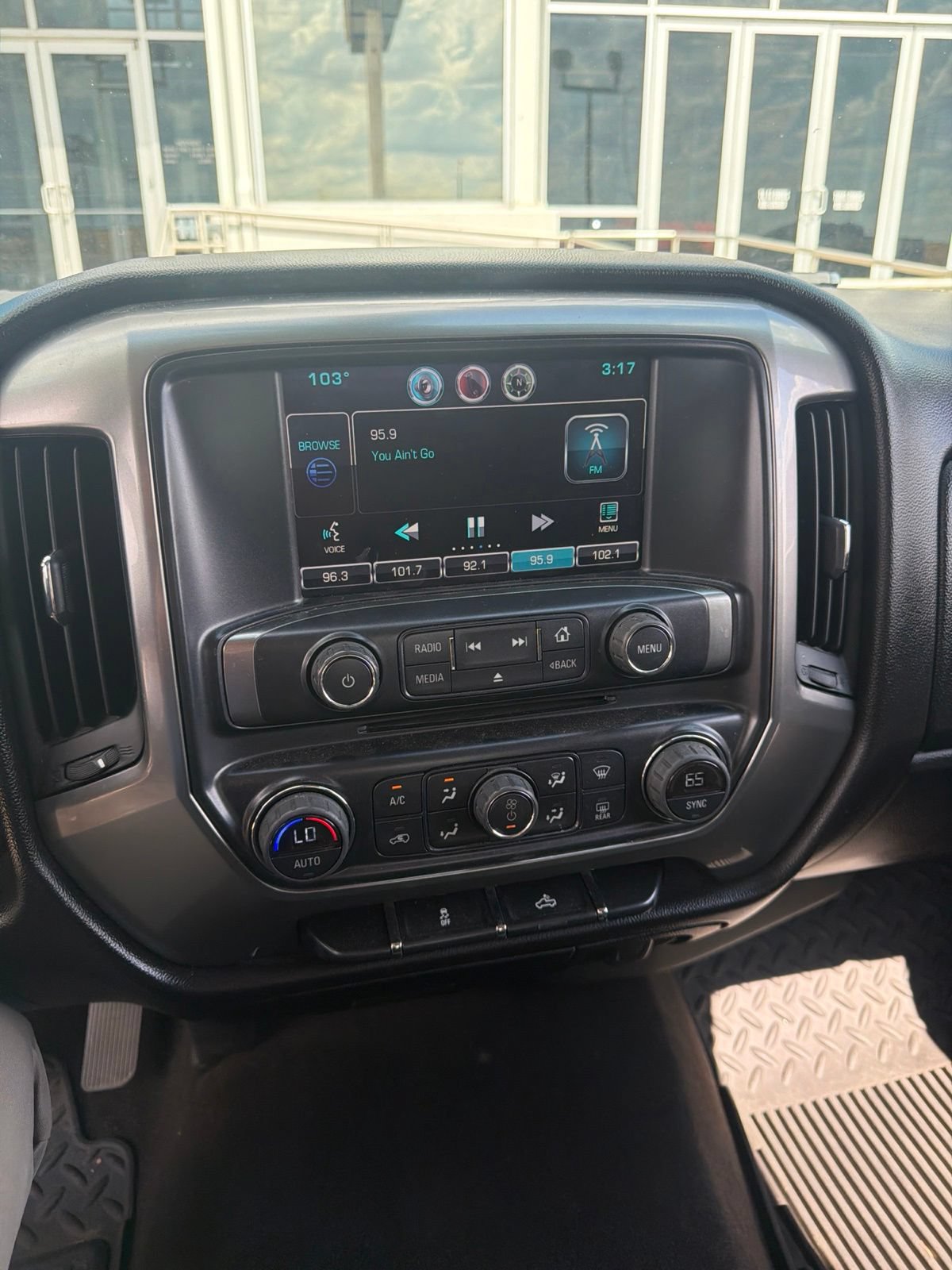 Used 2015 Chevrolet Silverado 1500 LT w/ Texas Edition, 1LT Trim AWD/4WD image 17