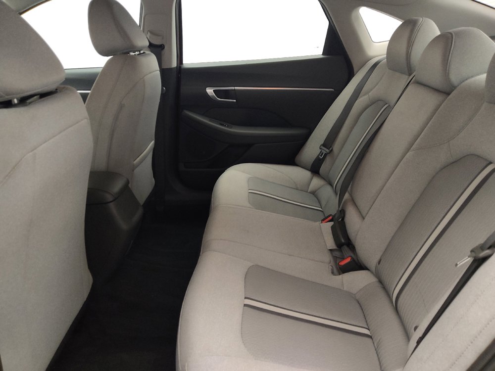 Used 2021 Hyundai Sonata SEL w/ Preferred Accessory Package FWD image 18