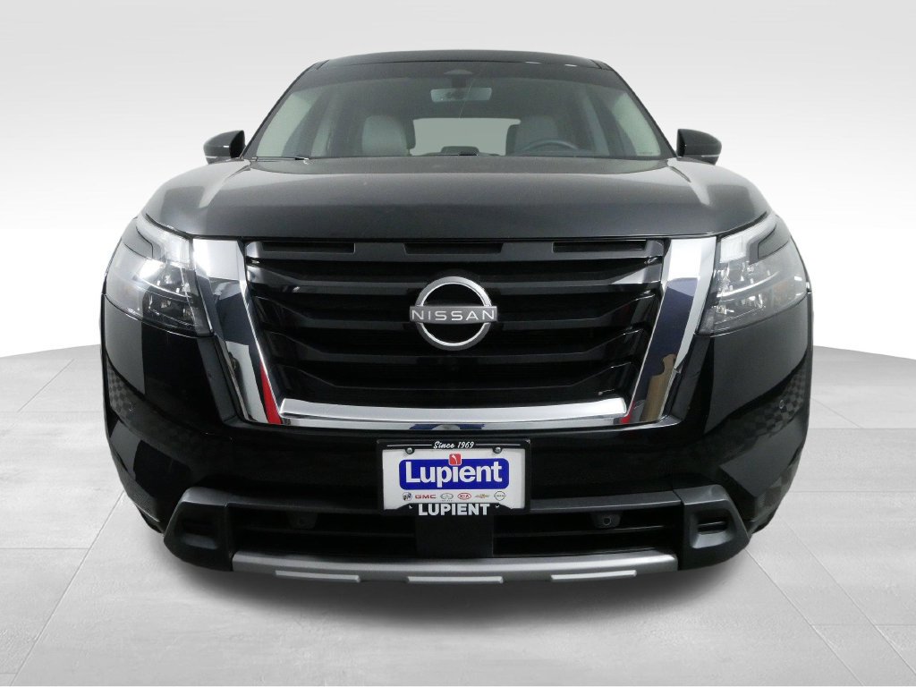 Used 2025 Nissan Pathfinder SL AWD/4WD image 3