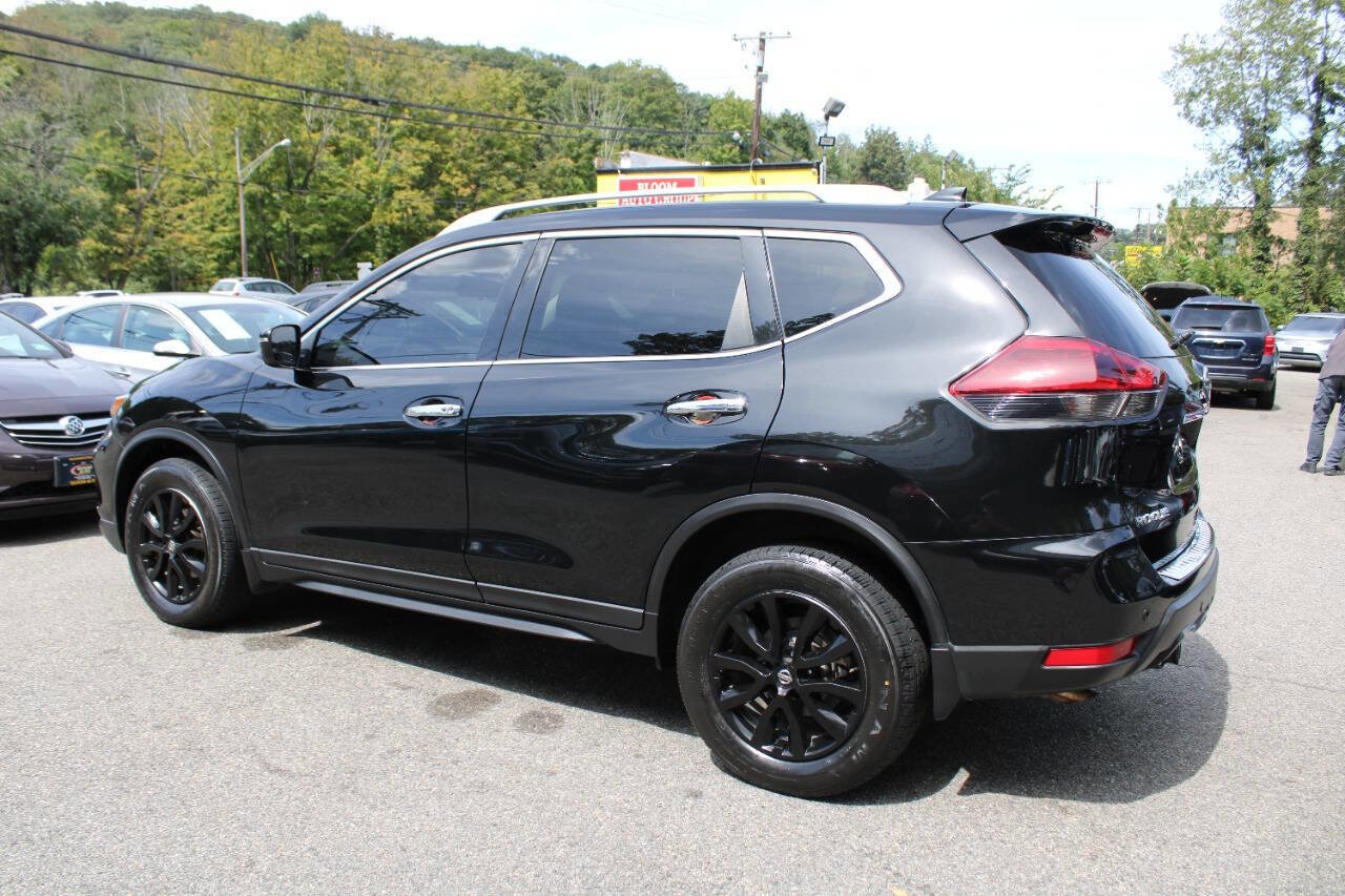 Used 2019 Nissan Rogue SV image 11