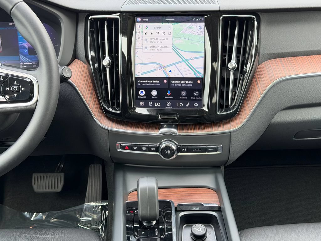 Certified 2024 Volvo XC60 T8 Plus w/ Protection Package Premier AWD/4WD image 23