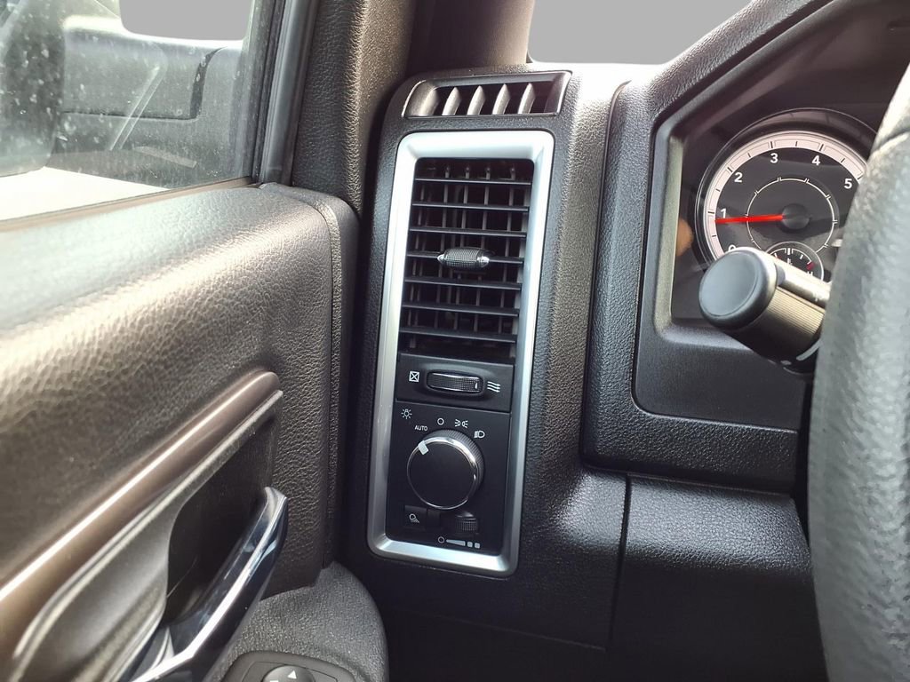 Used 2024 RAM 1500 Classic Warlock AWD/4WD image 16