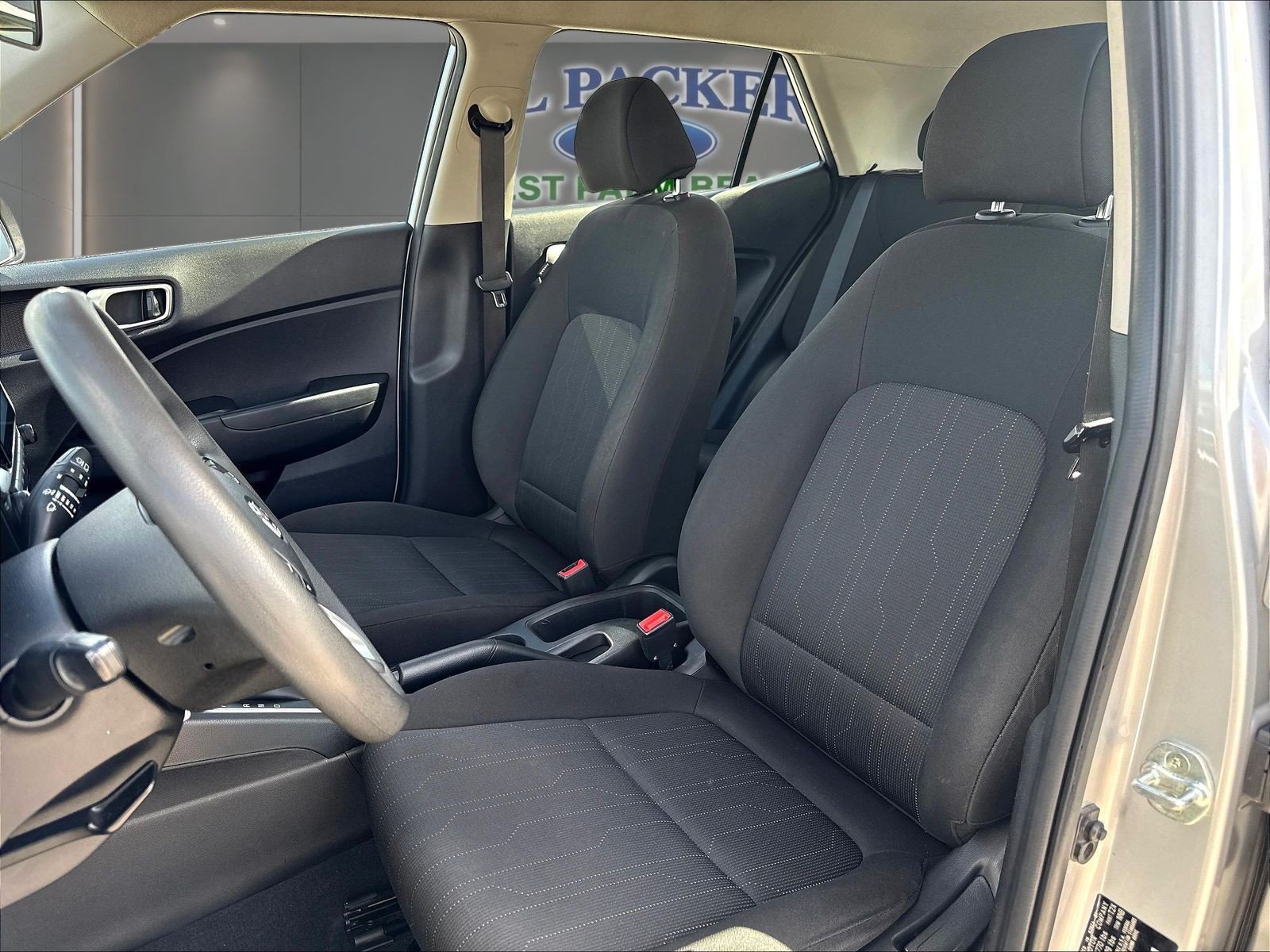Used 2021 Hyundai Venue SE FWD image 23
