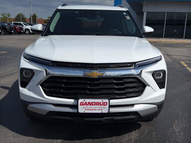Used 2024 Chevrolet TrailBlazer LT w/ Convenience Package AWD/4WD image 3