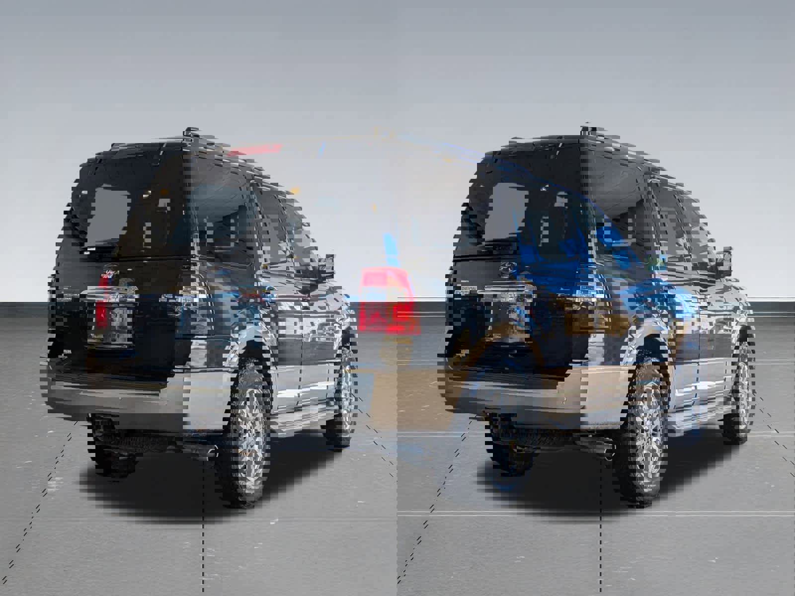 Used 2014 Ford Expedition XLT w/ Equipment Group 202A image 6