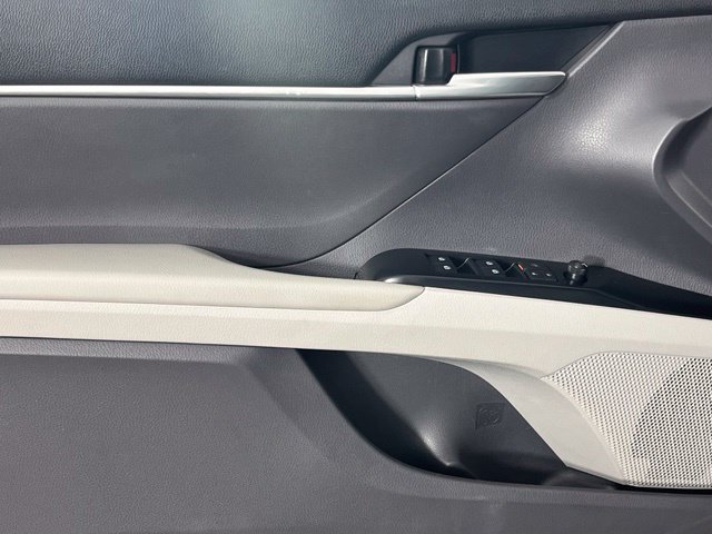 Used 2018 Toyota Camry LE FWD image 17