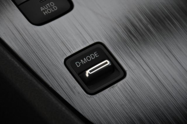 Used 2023 Nissan Rogue SV image 13