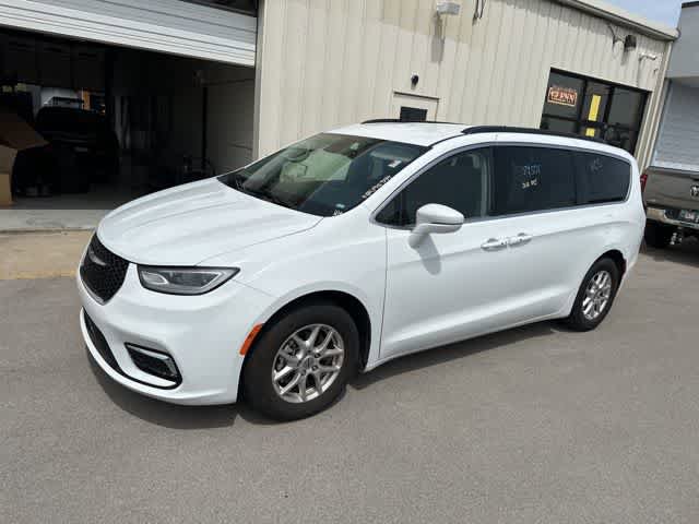 Used 2022 Chrysler Pacifica Touring-L FWD image 14