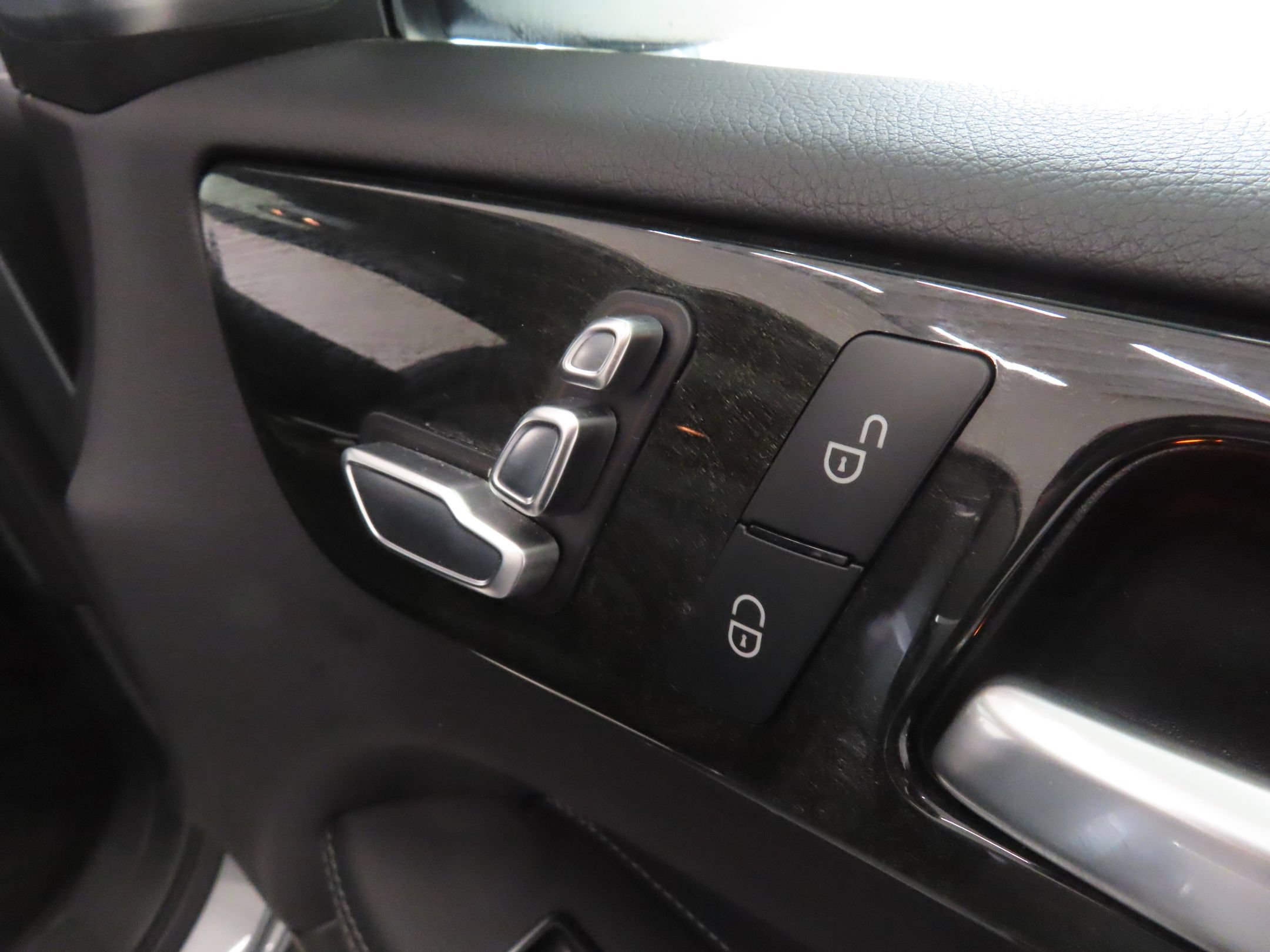 Used 2018 Mercedes-Benz GLE 350 4MATIC image 31