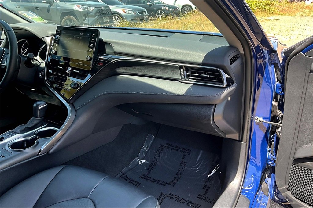 Used 2023 Toyota Camry XLE w/ Cold Weather Package image 19