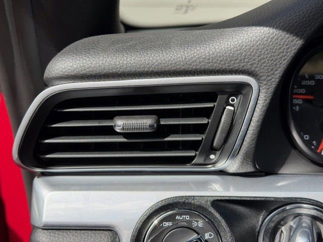 Used 2018 Porsche 911 Carrera image 26