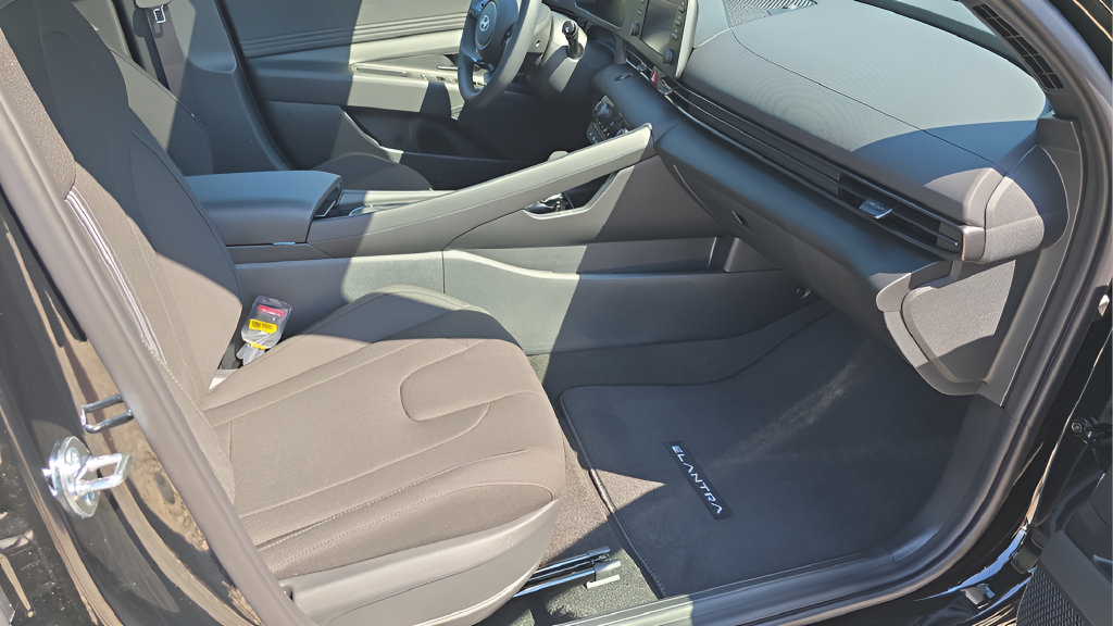 New 2026 Hyundai Elantra SEL Sport Premium FWD image 13