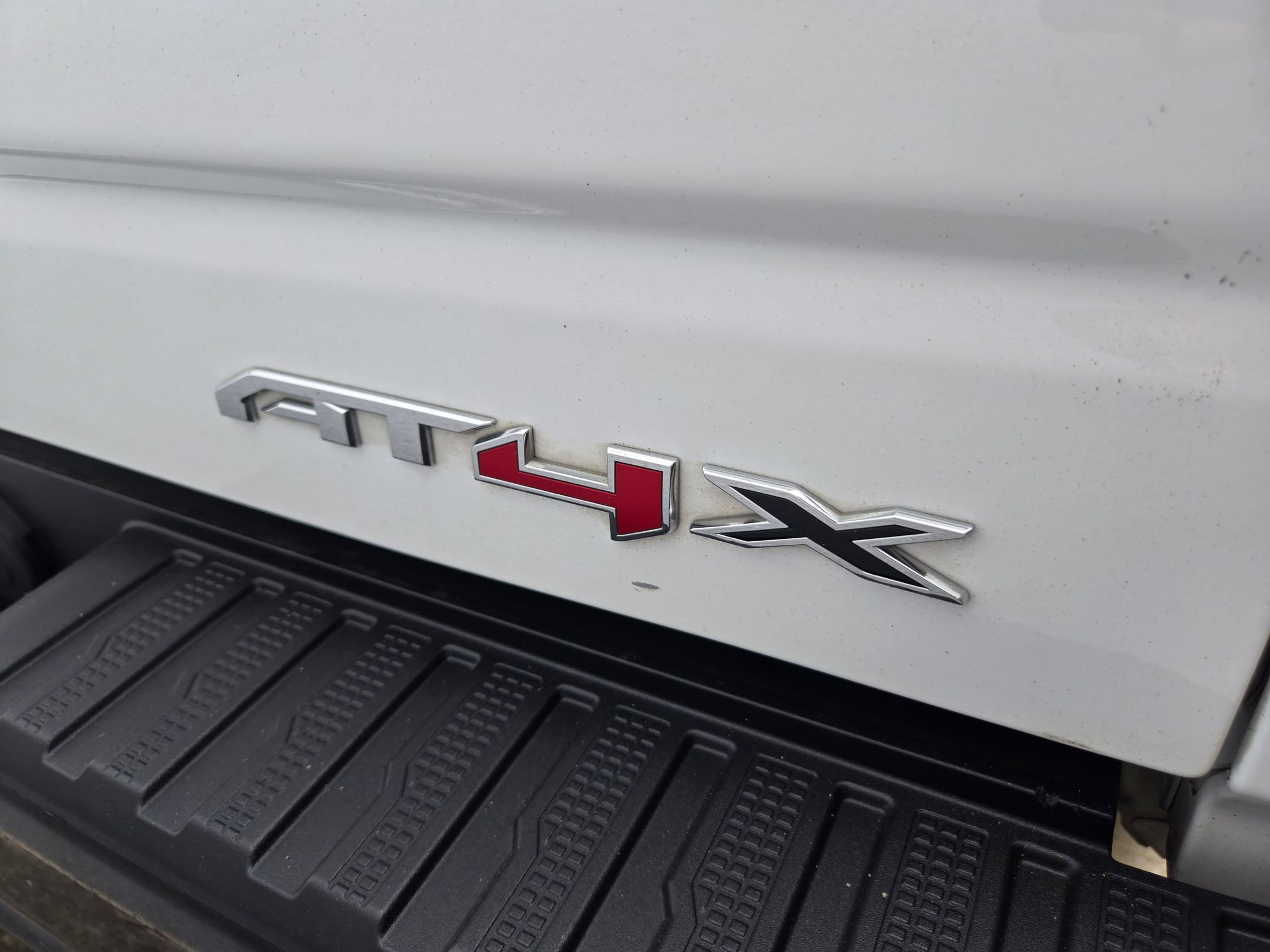 Used 2024 GMC Sierra 1500 AT4X AWD/4WD image 8