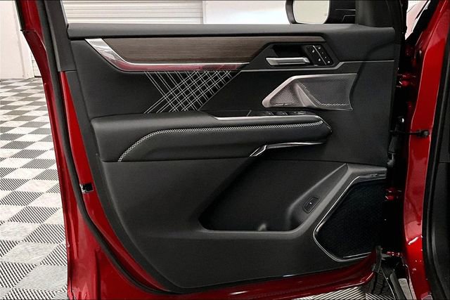 Used 2025 GMC Acadia Denali w/ Super Cruise Package image 21