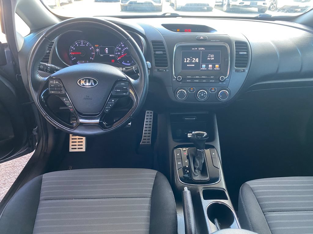 Used 2017 Kia Forte S w/ S Premium Package FWD image 12