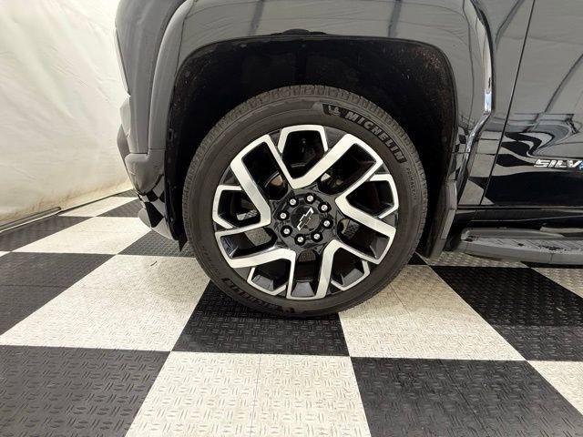 Used 2024 Chevrolet Silverado EV RST image 14