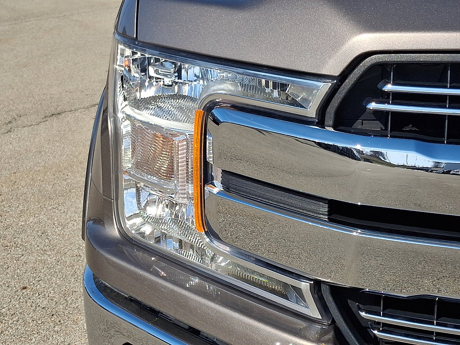 Used 2019 Ford F150 Lariat w/ Equipment Group 501A Mid AWD/4WD image 9