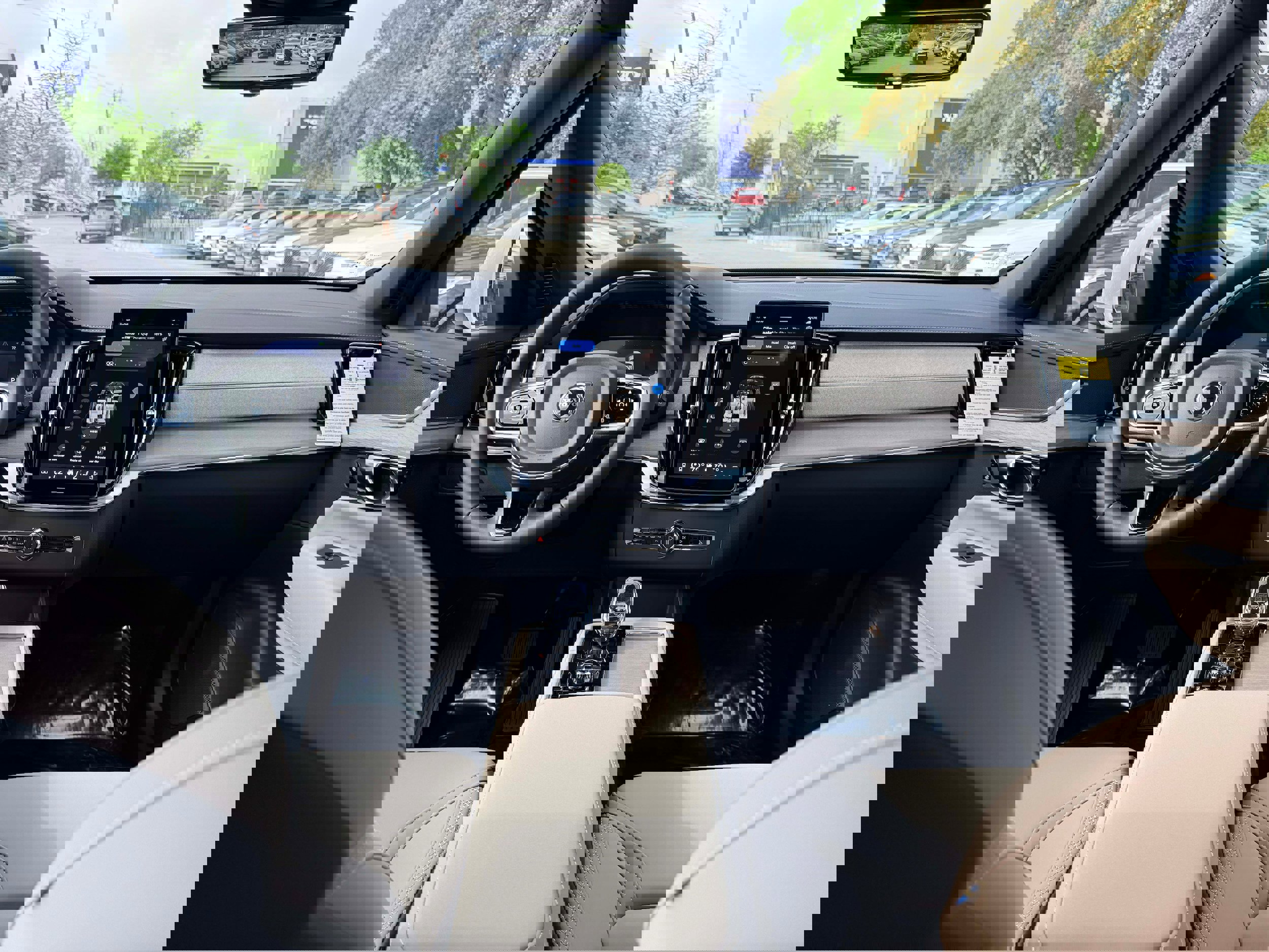 New 2026 Volvo XC90 B5 Core image 18