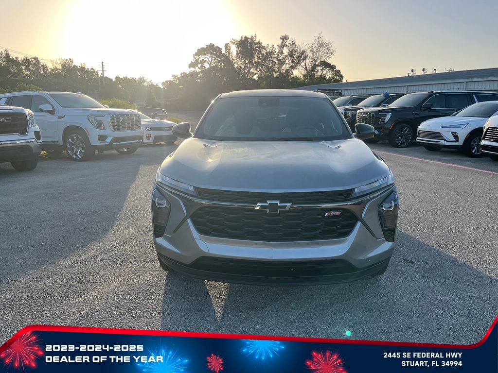 Certified 2024 Chevrolet Trax RS FWD image 2