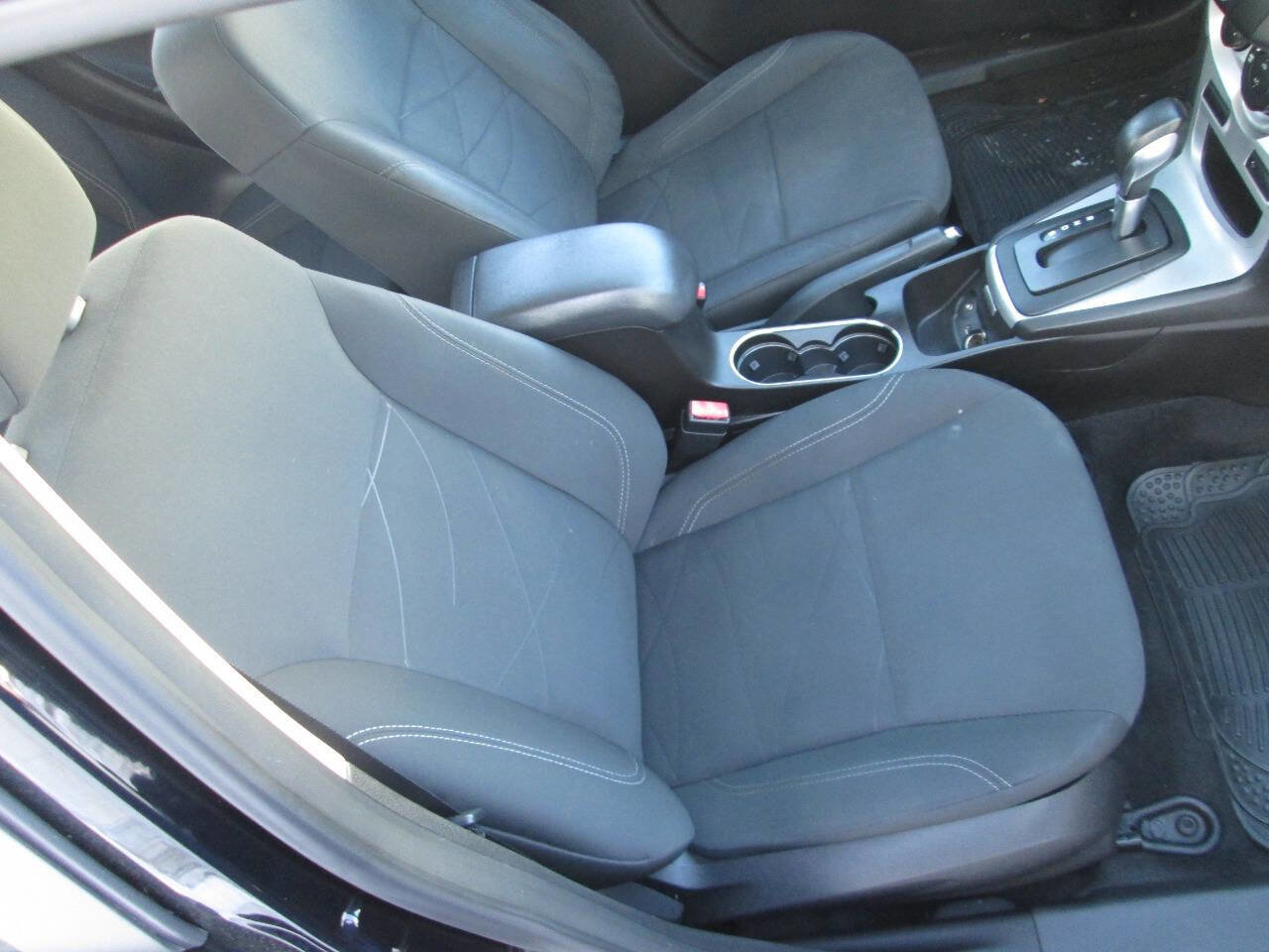 Used 2017 Ford Fiesta SE image 17