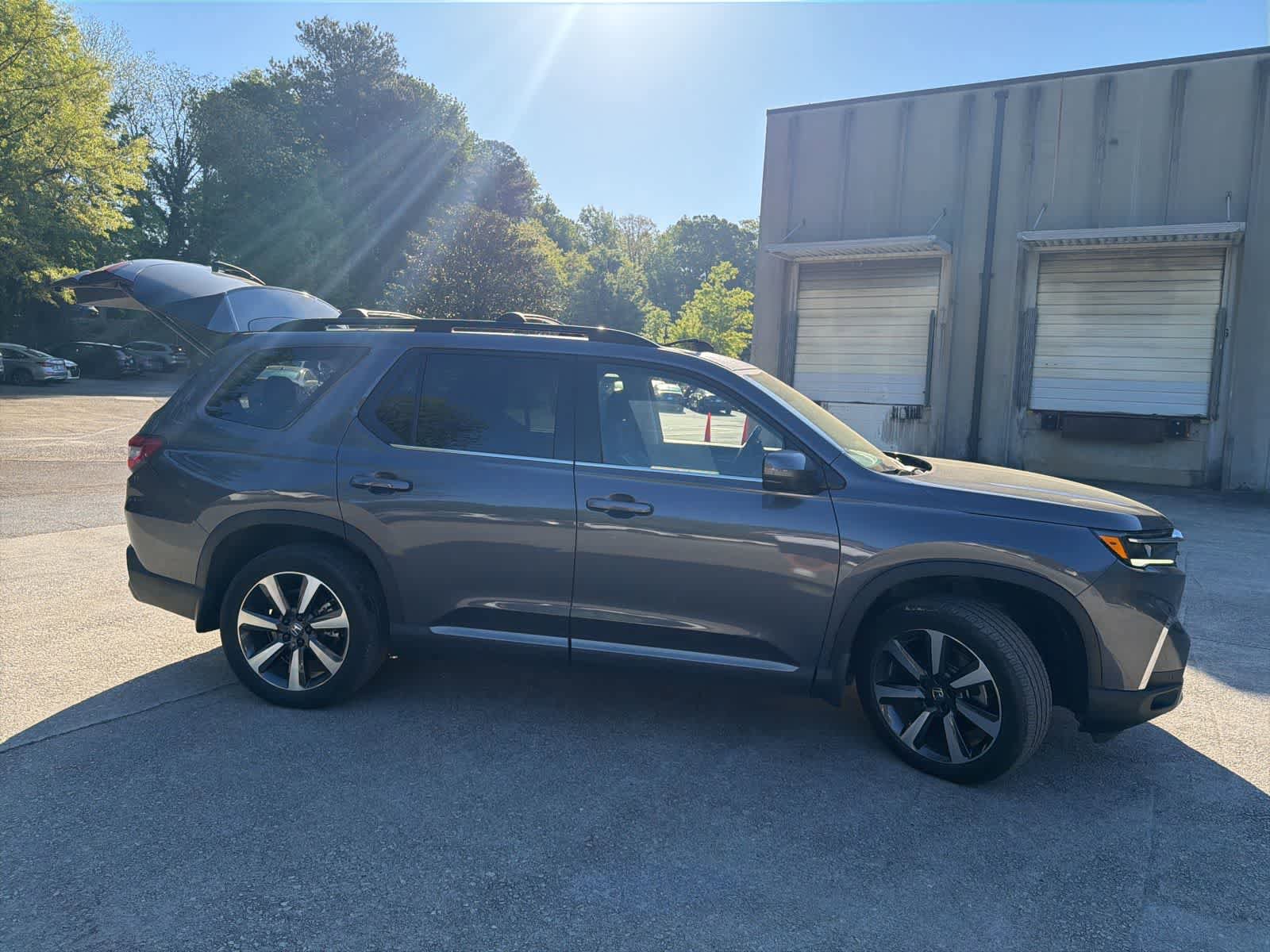 Used 2023 Honda Pilot Touring image 12