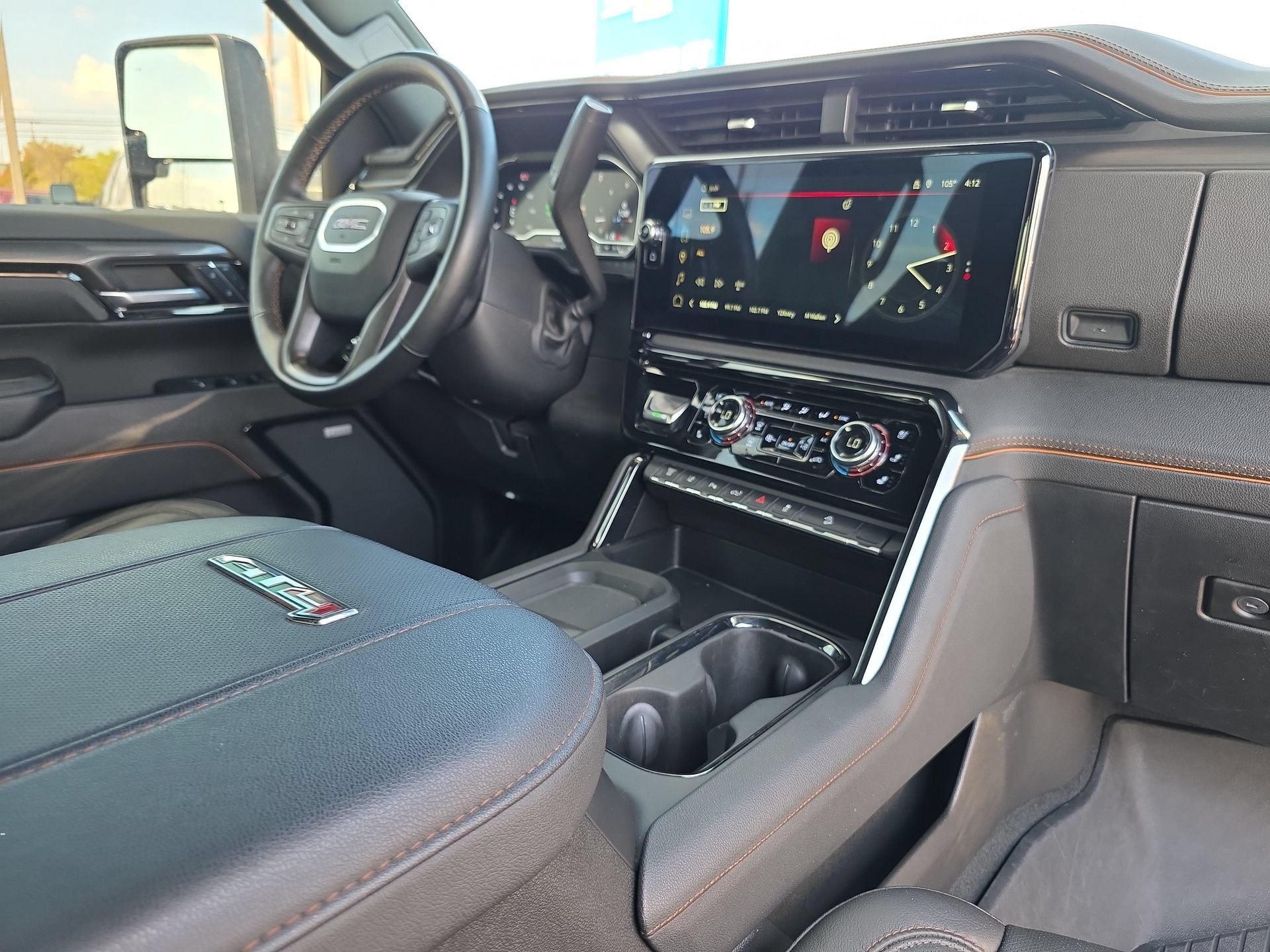 Used 2024 GMC Sierra 2500 AT4 w/ AT4 Premium Plus Package AWD/4WD image 17
