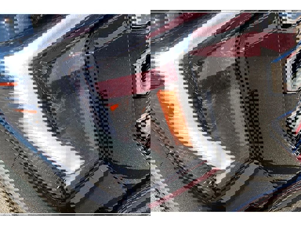 Used 2024 GMC Sierra 2500 AT4 image 33