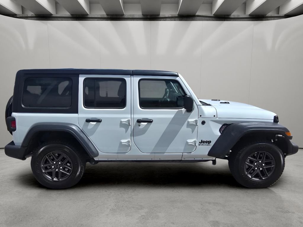 Used 2025 Jeep Wrangler Unlimited Sport AWD/4WD image 6