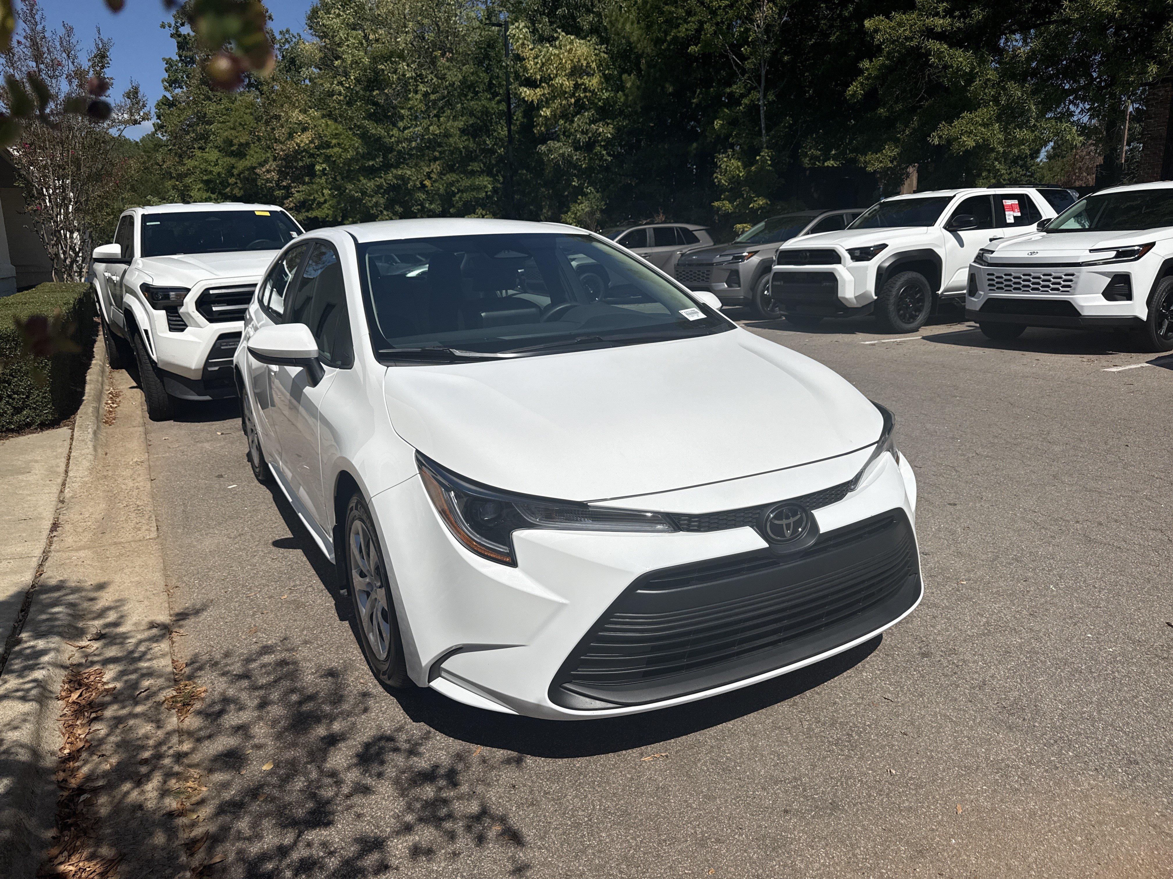 Used 2026 Toyota Corolla LE FWD image 17