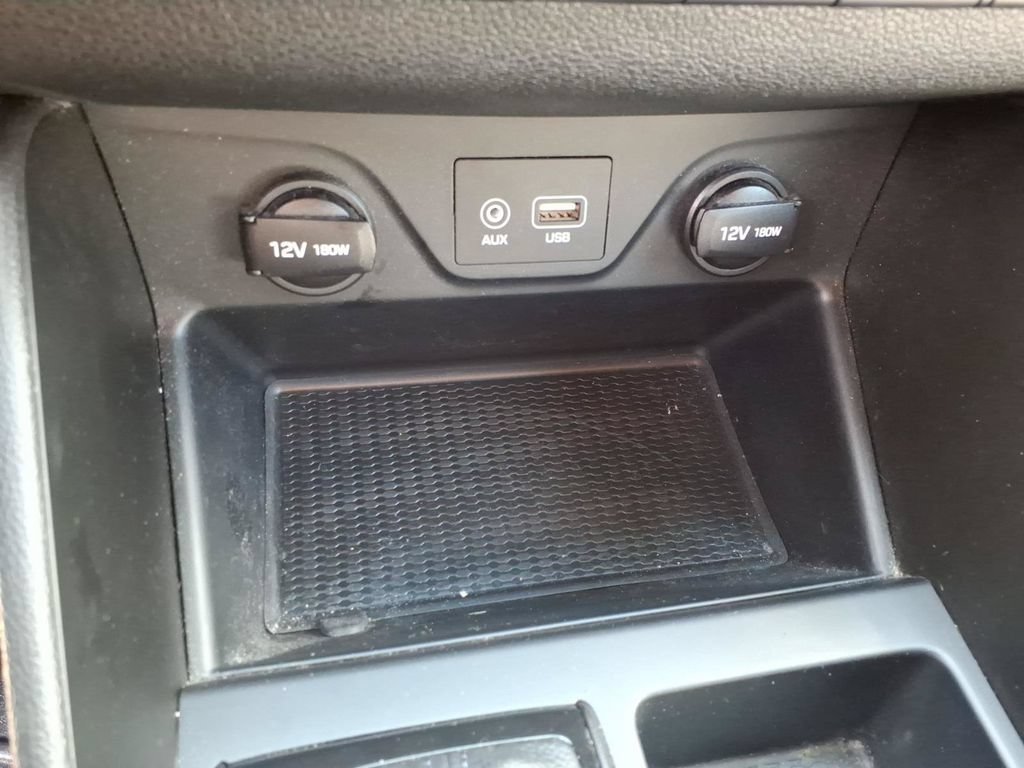 Used 2019 Hyundai Tucson Value AWD/4WD image 32