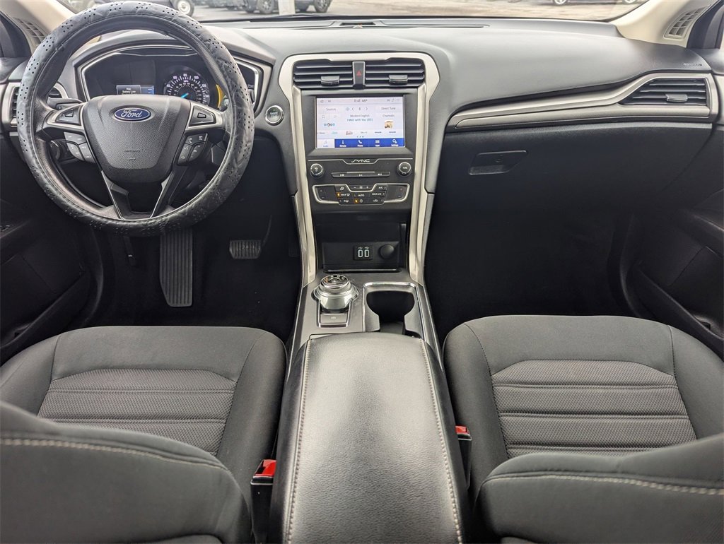 Used 2020 Ford Fusion SE image 22