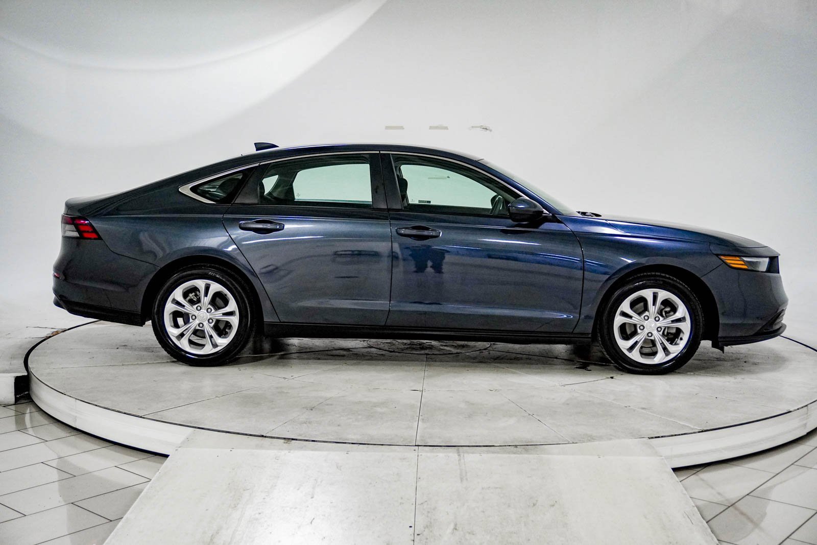 Used 2023 Honda Accord LX image 11