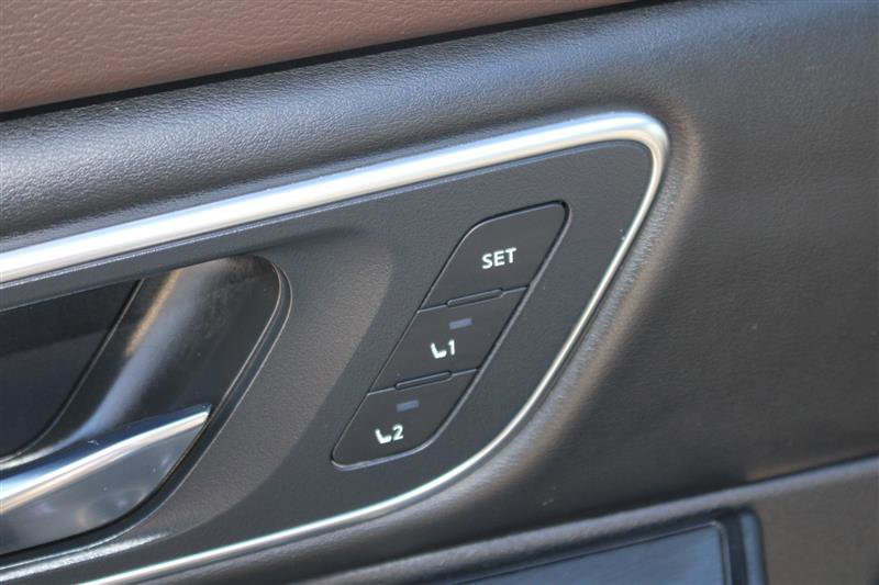 Used 2023 Nissan Rogue Platinum w/ Platinum Premium Package image 11